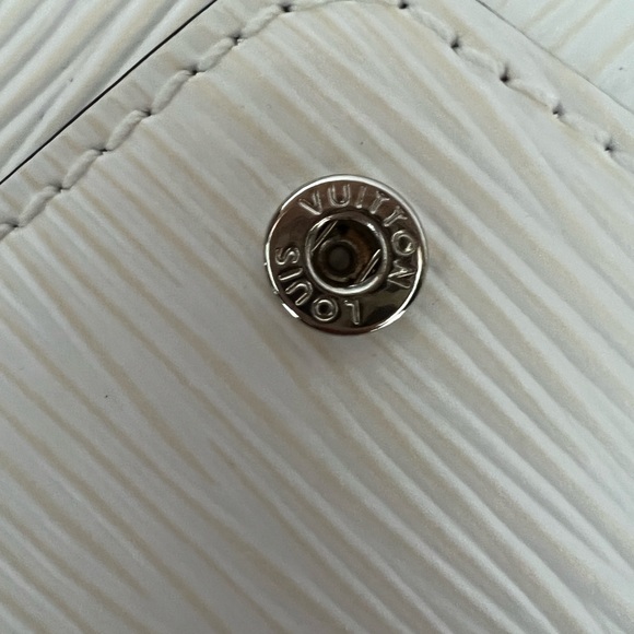 Louis Vuitton Kirigami Medium Pouchette - Picture 11 of 15